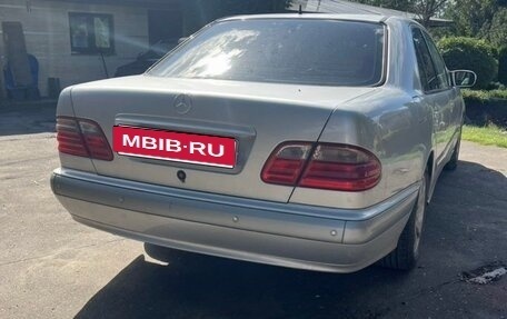 Mercedes-Benz E-Класс, 2001 год, 500 000 рублей, 3 фотография