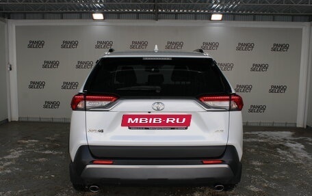 Toyota RAV4, 2020 год, 2 950 000 рублей, 6 фотография