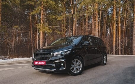 KIA Carnival III, 2019 год, 2 900 000 рублей, 1 фотография