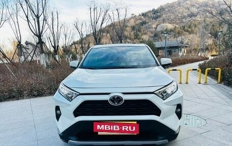 Toyota RAV4, 2020 год, 2 550 000 рублей, 2 фотография