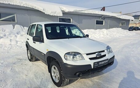 Chevrolet Niva I рестайлинг, 2016 год, 690 000 рублей, 3 фотография