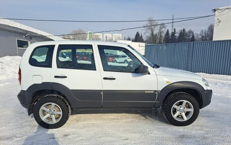 Chevrolet Niva I рестайлинг, 2016 год, 690 000 рублей, 5 фотография