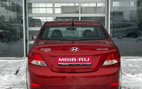 Hyundai Solaris II рестайлинг, 2012 год, 800 000 рублей, 5 фотография