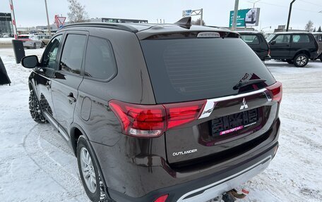 Mitsubishi Outlander III рестайлинг 3, 2022 год, 2 880 000 рублей, 3 фотография