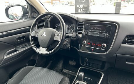 Mitsubishi Outlander III рестайлинг 3, 2022 год, 2 880 000 рублей, 18 фотография