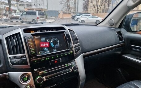 Toyota Land Cruiser 200, 2013 год, 2 850 000 рублей, 2 фотография