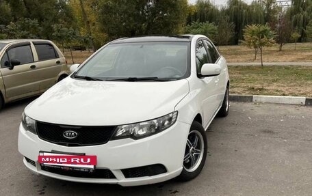 KIA Cerato III, 2010 год, 800 000 рублей, 2 фотография