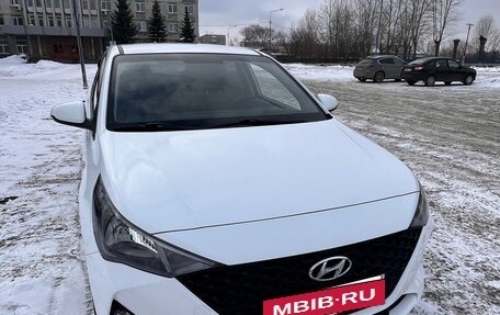 Hyundai Solaris II рестайлинг, 2020 год, 1 400 000 рублей, 3 фотография