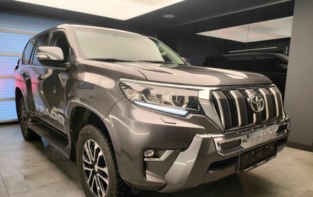 Toyota Land Cruiser Prado 150 рестайлинг 2, 2022 год, 6 499 000 рублей, 3 фотография