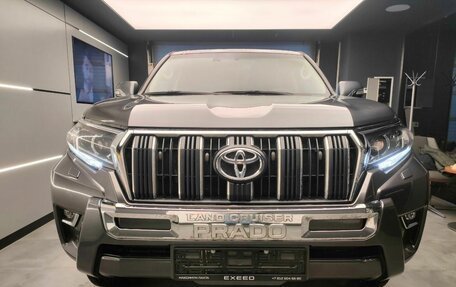 Toyota Land Cruiser Prado 150 рестайлинг 2, 2022 год, 6 499 000 рублей, 2 фотография