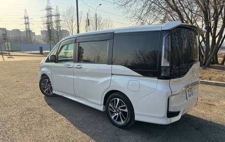 Honda Stepwgn IV, 2019 год, 3 050 000 рублей, 4 фотография