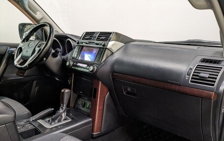 Toyota Land Cruiser Prado 150 рестайлинг 2, 2015 год, 3 140 000 рублей, 11 фотография