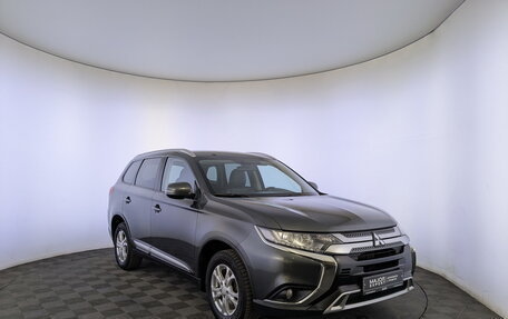 Mitsubishi Outlander III рестайлинг 3, 2019 год, 2 390 000 рублей, 3 фотография