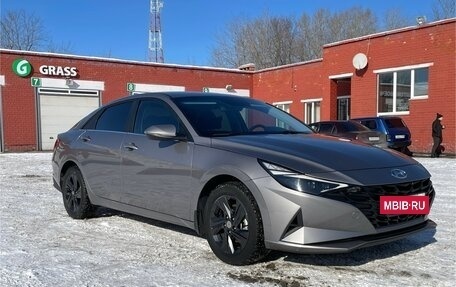 Hyundai Elantra, 2021 год, 2 350 000 рублей, 3 фотография