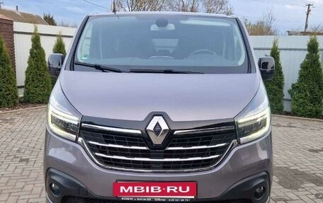 Renault Trafic, 2019 год, 4 450 000 рублей, 2 фотография