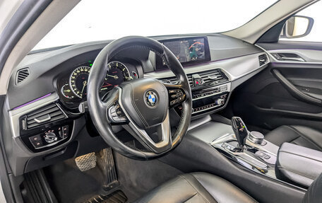 BMW 5 серия, 2019 год, 3 275 000 рублей, 16 фотография