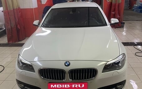 BMW 5 серия, 2013 год, 1 950 000 рублей, 3 фотография