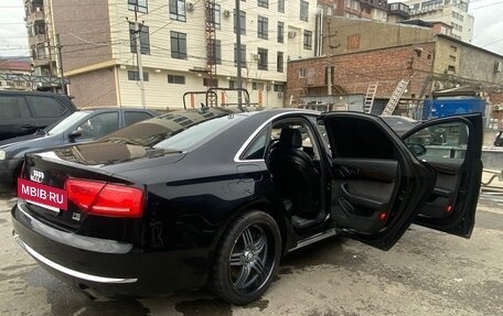 Audi A8, 2010 год, 1 300 000 рублей, 4 фотография