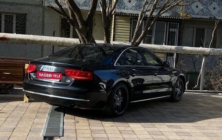 Audi A8, 2010 год, 1 300 000 рублей, 10 фотография