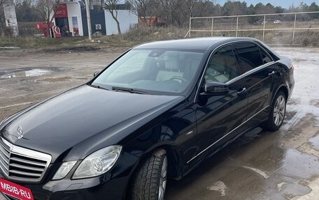 Mercedes-Benz E-Класс, 2010 год, 1 750 000 рублей, 4 фотография