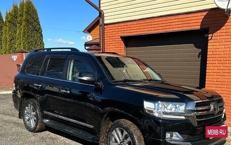 Toyota Land Cruiser 200, 2018 год, 5 100 000 рублей, 3 фотография