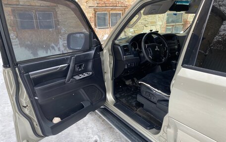 Mitsubishi Pajero IV, 2010 год, 1 480 000 рублей, 10 фотография
