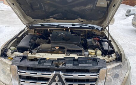 Mitsubishi Pajero IV, 2010 год, 1 480 000 рублей, 17 фотография