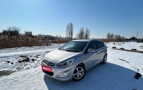 Hyundai Solaris II рестайлинг, 2014 год, 1 300 000 рублей, 2 фотография