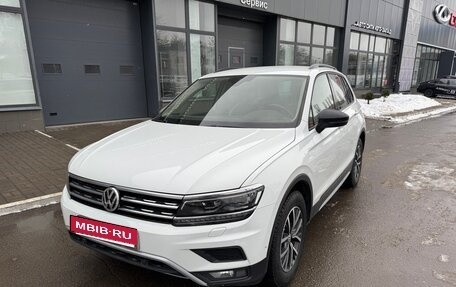 Volkswagen Tiguan II, 2019 год, 2 888 000 рублей, 1 фотография