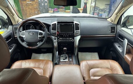 Toyota Land Cruiser 200, 2014 год, 5 260 000 рублей, 15 фотография