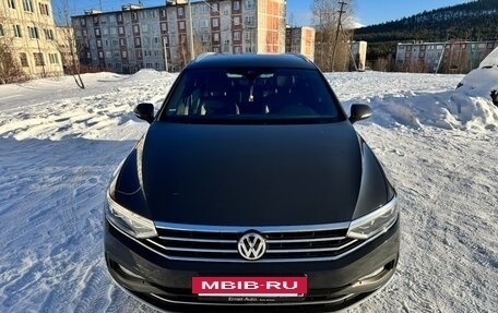 Volkswagen Passat B8 рестайлинг, 2019 год, 3 290 000 рублей, 3 фотография