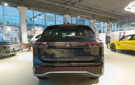 Volkswagen Tiguan, 2024 год, 5 550 000 рублей, 4 фотография