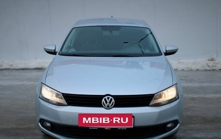 Volkswagen Jetta VI, 2013 год, 974 000 рублей, 2 фотография