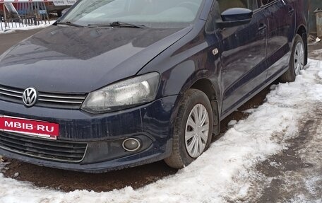 Volkswagen Polo VI (EU Market), 2012 год, 450 000 рублей, 2 фотография