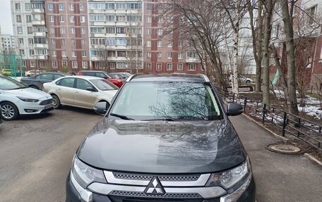 Mitsubishi Outlander III рестайлинг 3, 2019 год, 2 500 000 рублей, 5 фотография