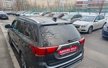 Mitsubishi Outlander III рестайлинг 3, 2019 год, 2 500 000 рублей, 6 фотография