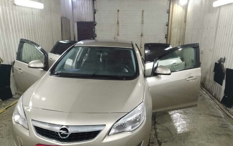 Opel Astra J, 2012 год, 630 000 рублей, 3 фотография