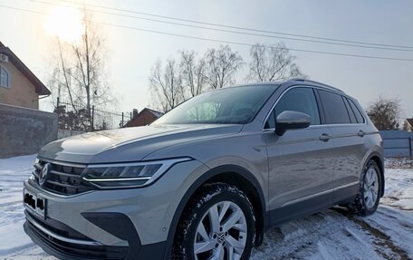 Volkswagen Tiguan II, 2021 год, 3 200 000 рублей, 1 фотография