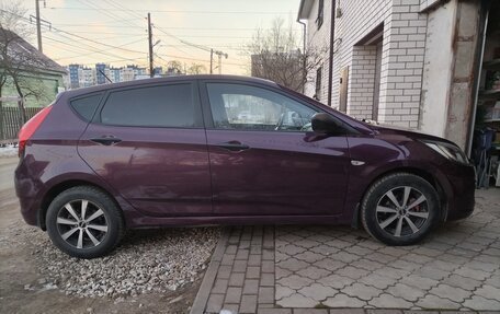 Hyundai Solaris II рестайлинг, 2011 год, 770 000 рублей, 3 фотография