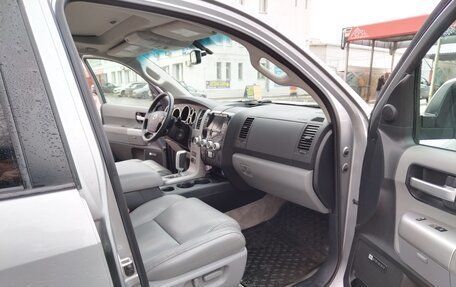 Toyota Sequoia II рестайлинг, 2008 год, 4 500 000 рублей, 17 фотография