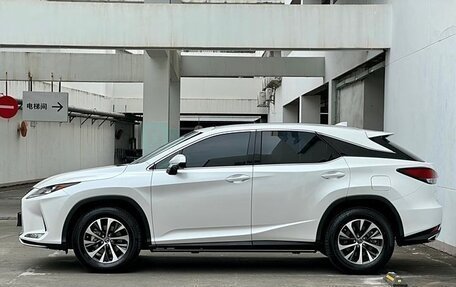 Lexus RX IV рестайлинг, 2020 год, 4 700 000 рублей, 7 фотография