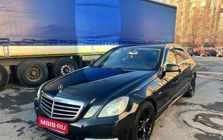 Mercedes-Benz E-Класс, 2011 год, 1 750 000 рублей, 2 фотография