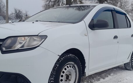 Renault Logan II, 2015 год, 550 000 рублей, 3 фотография