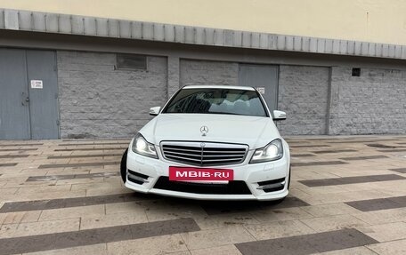 Mercedes-Benz C-Класс, 2011 год, 2 030 000 рублей, 2 фотография