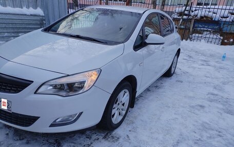 Opel Astra J, 2011 год, 750 000 рублей, 11 фотография