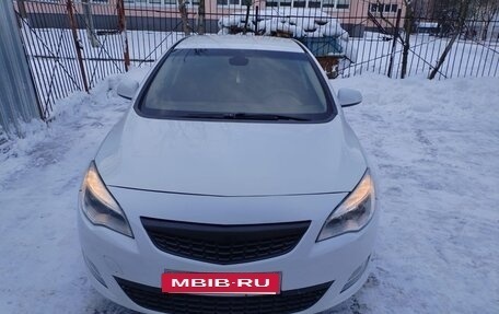 Opel Astra J, 2011 год, 750 000 рублей, 9 фотография