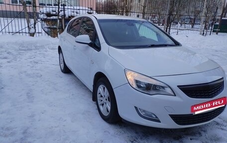 Opel Astra J, 2011 год, 750 000 рублей, 10 фотография