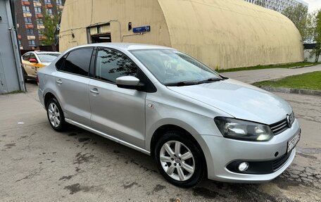 Volkswagen Polo VI (EU Market), 2012 год, 700 000 рублей, 2 фотография