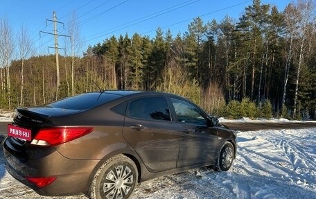 Hyundai Solaris II рестайлинг, 2015 год, 1 050 000 рублей, 3 фотография