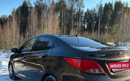 Hyundai Solaris II рестайлинг, 2015 год, 1 050 000 рублей, 4 фотография